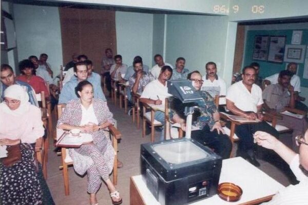 احدي الدورات التدريبية بالمركز عام 86
