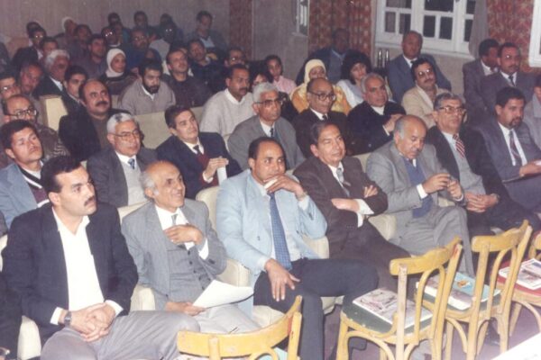تكريم د.عبد الباقي باحد النقابات الفرعية لحصوله علي جائزة احسن مؤلف معماري و خلفه د.يحيي الزيني