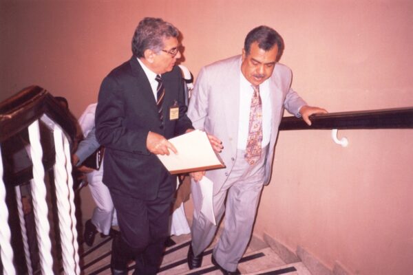 د.عبد الباقي ابراهيم و الوزير حسب الله الكفراوي في طريقهم الي الندوة