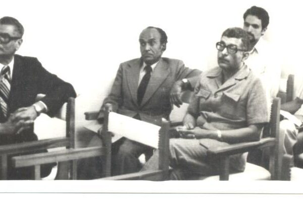 م.محمد مشرف و د.محمود سامي حسن و د.يحيي الزيني في قاعة المحاضرات