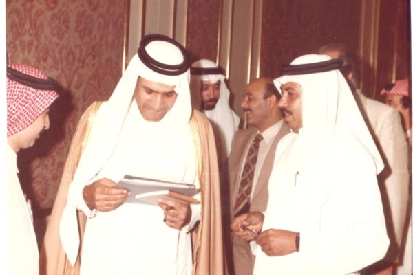 معالى أمين جدة محمد سعيد فارسى مع المعمارى فهمى حسين